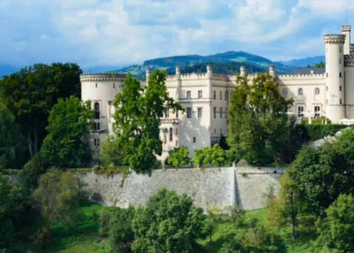 Cozy Condo Close To Town, Castle, Lake And Hiking
